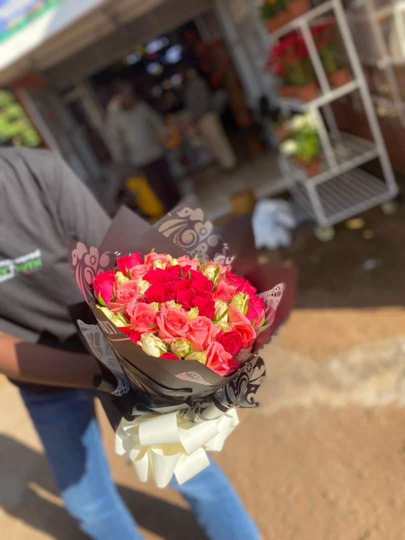 Seasonal Arrangement - Beautiful flowers for every season